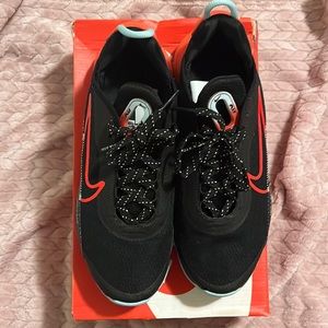 GS Nike Air Max 2090. Size 7.